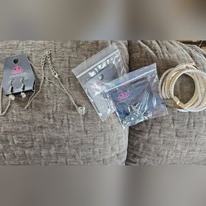 Jewelry 5 pcs paparazzi set (2 pcs) with necklace and earrings, 2 rings, and br